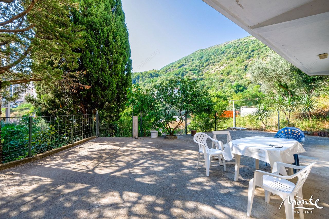 Villa a Becici, Montenegro, 195 m² - foto 17