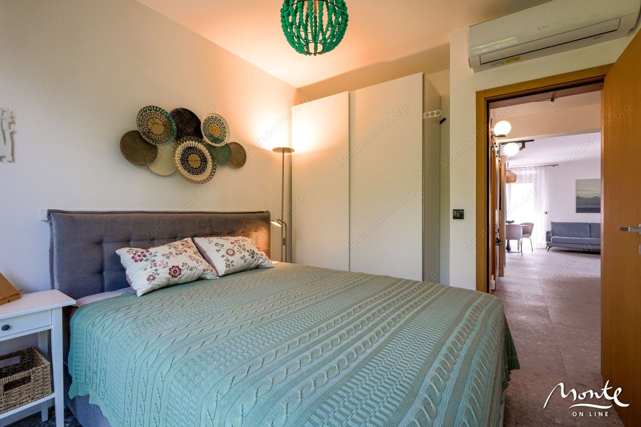 Apartment in Tivat, Montenegro, 77 m² - picture 17