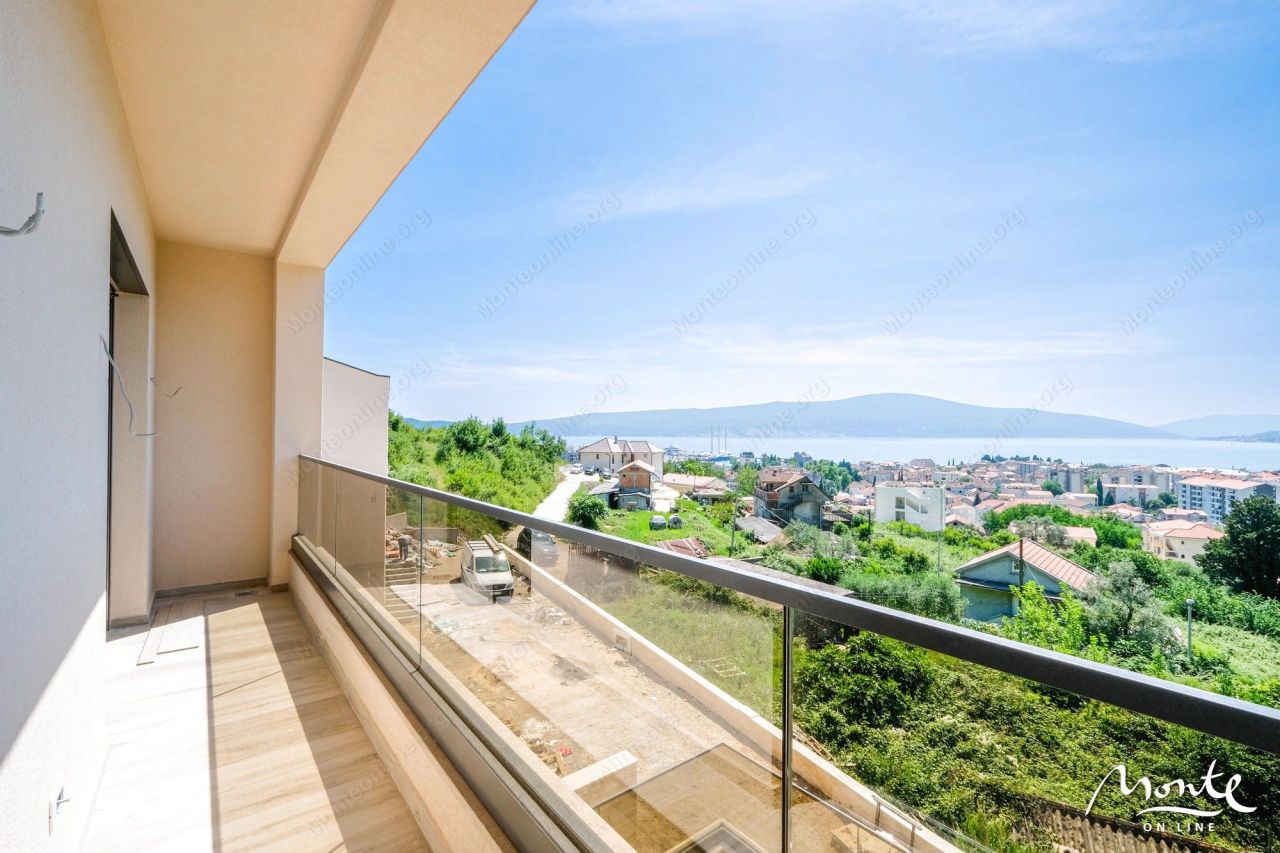 Villa en Tivat, Montenegro, 403 m² - imagen 17