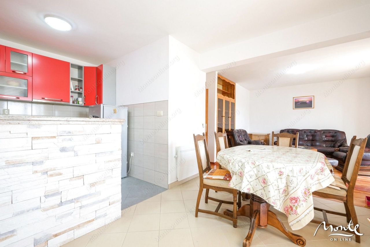 Villa in Bijela, Montenegro, 200 m² - picture 19