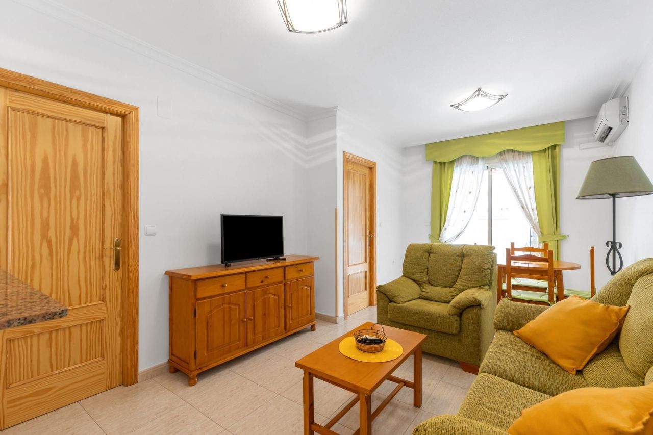 Appartamento a Torrevieja, Spagna, 65 m² - foto 2