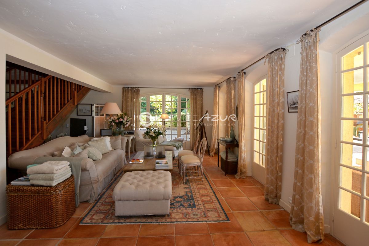 Villa à Saint-Tropez, France, 1 018 m² - image 5