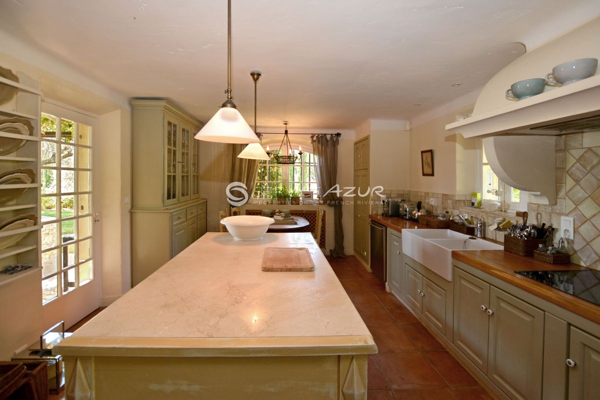 Villa à Saint-Tropez, France, 1 018 m² - image 6