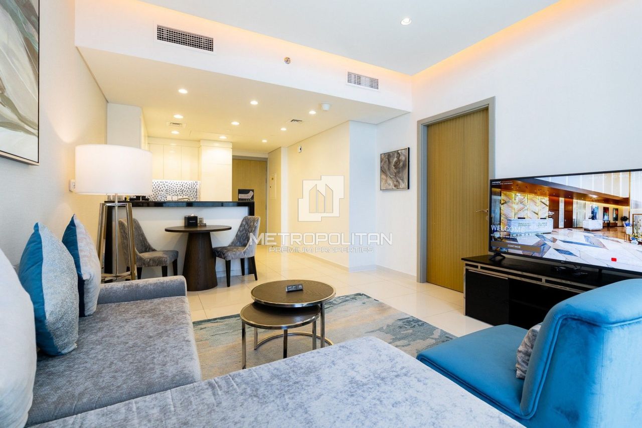 Apartment in Dubai, UAE, 65 m² - picture 1
