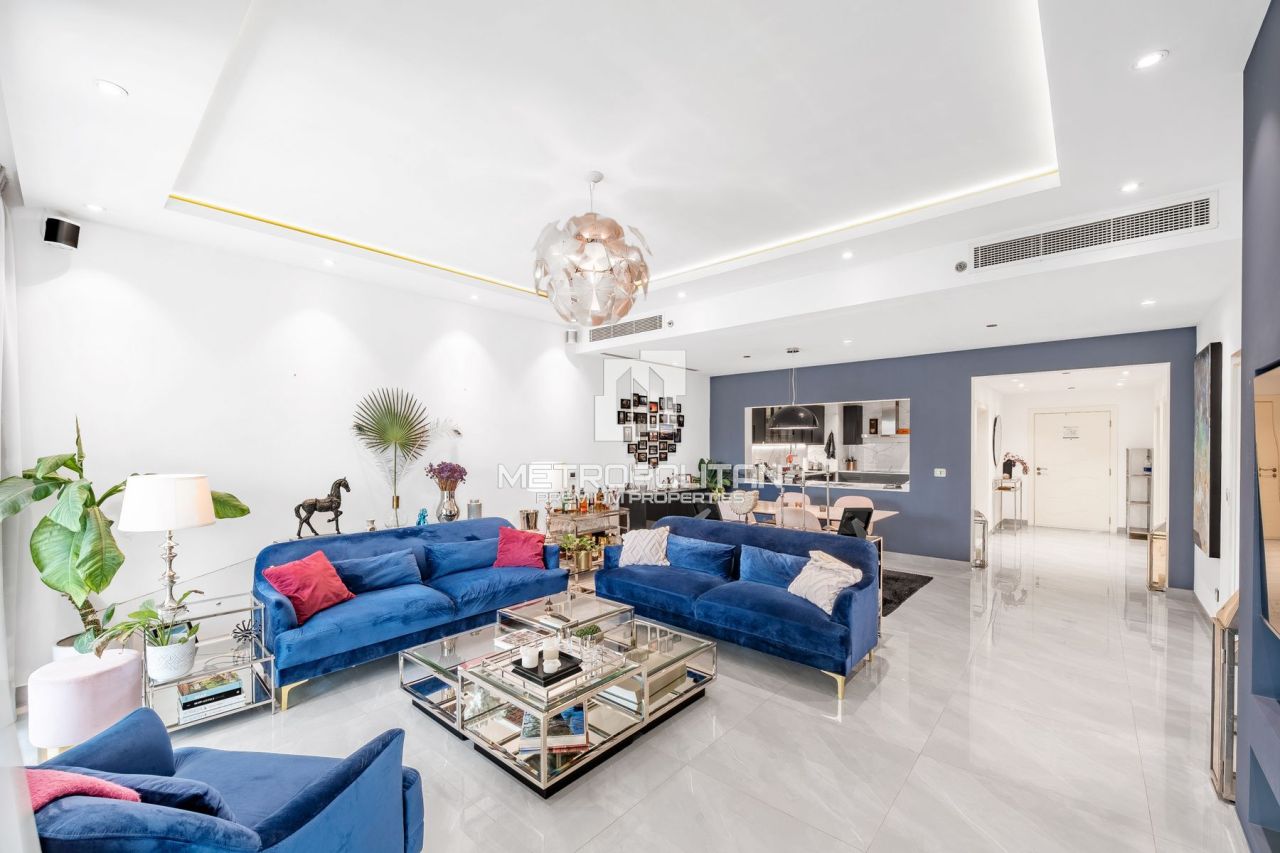 Apartment in Dubai, UAE, 185 m² - picture 1