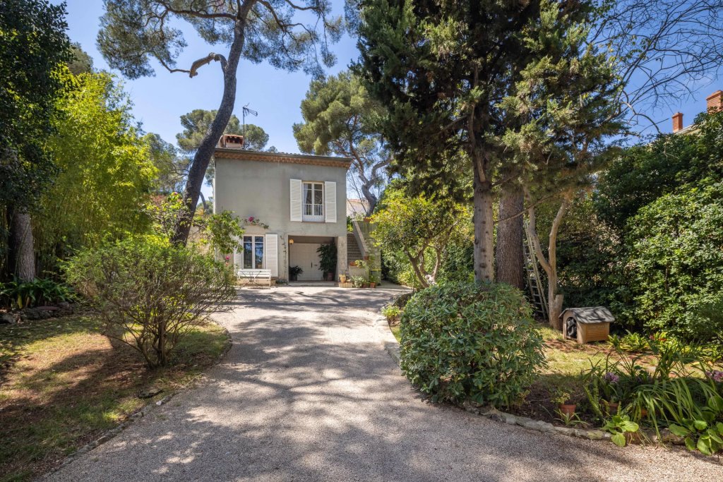 Villa à Saint-Jean-Cap-Ferrat, France, 225 m² - image 1