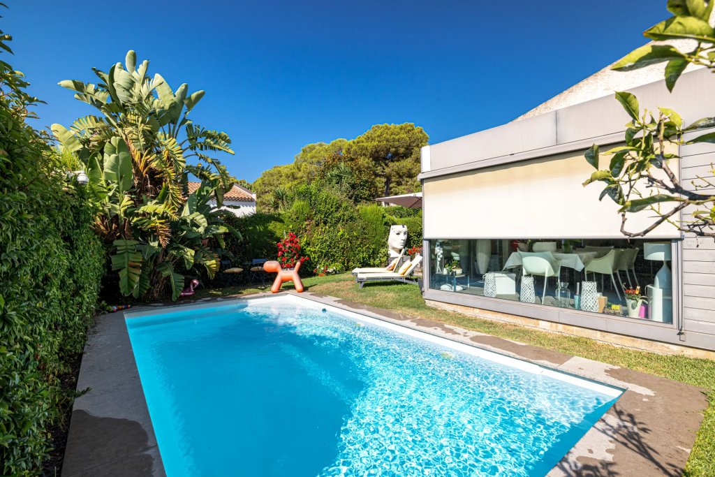 Villa in Saint-Jean-Cap-Ferrat, France, 165 m² - picture 1