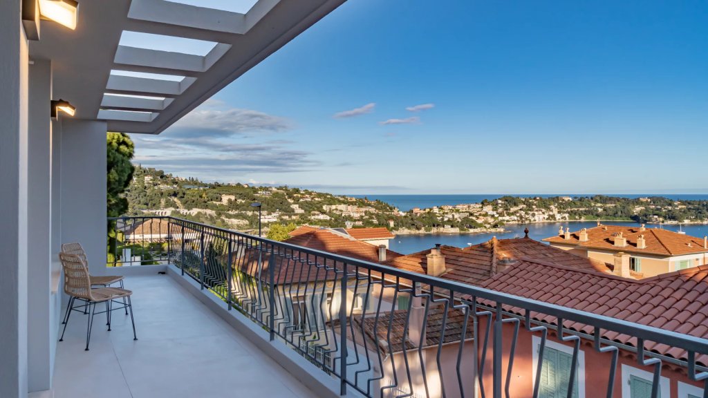 Apartment in Villefranche-sur-Mer, France, 99 m² - picture 11