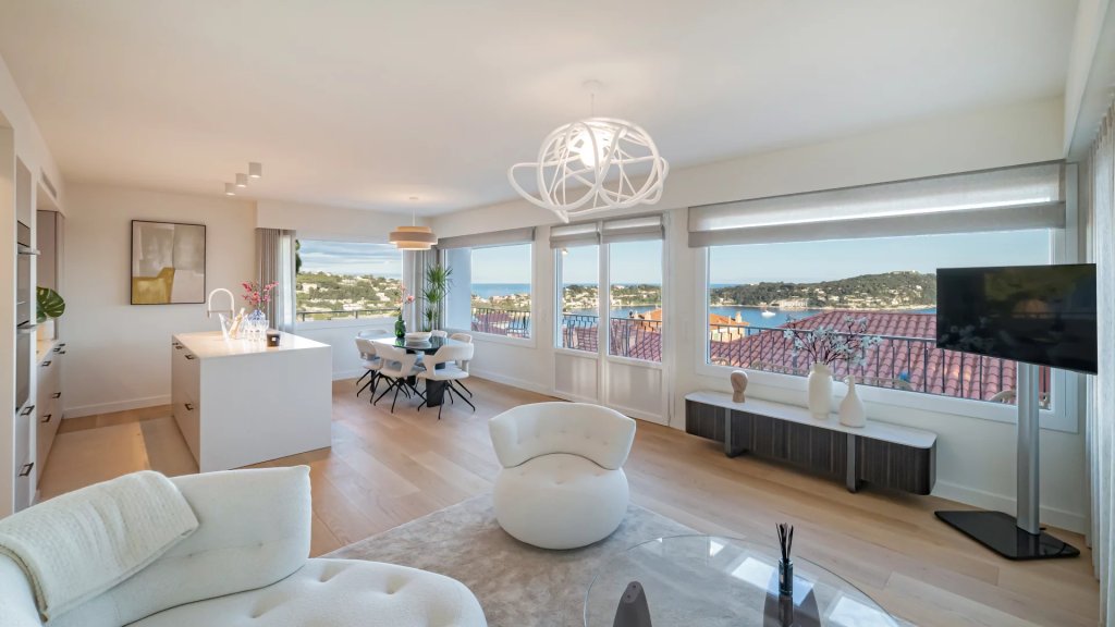 Apartment in Villefranche-sur-Mer, France, 99 m² - picture 2