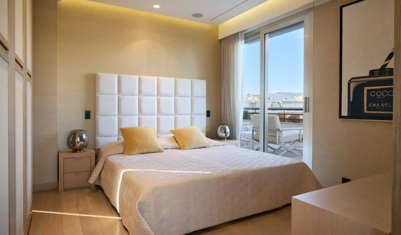 Penthouse in Cannes, France, 158 m² - picture 18