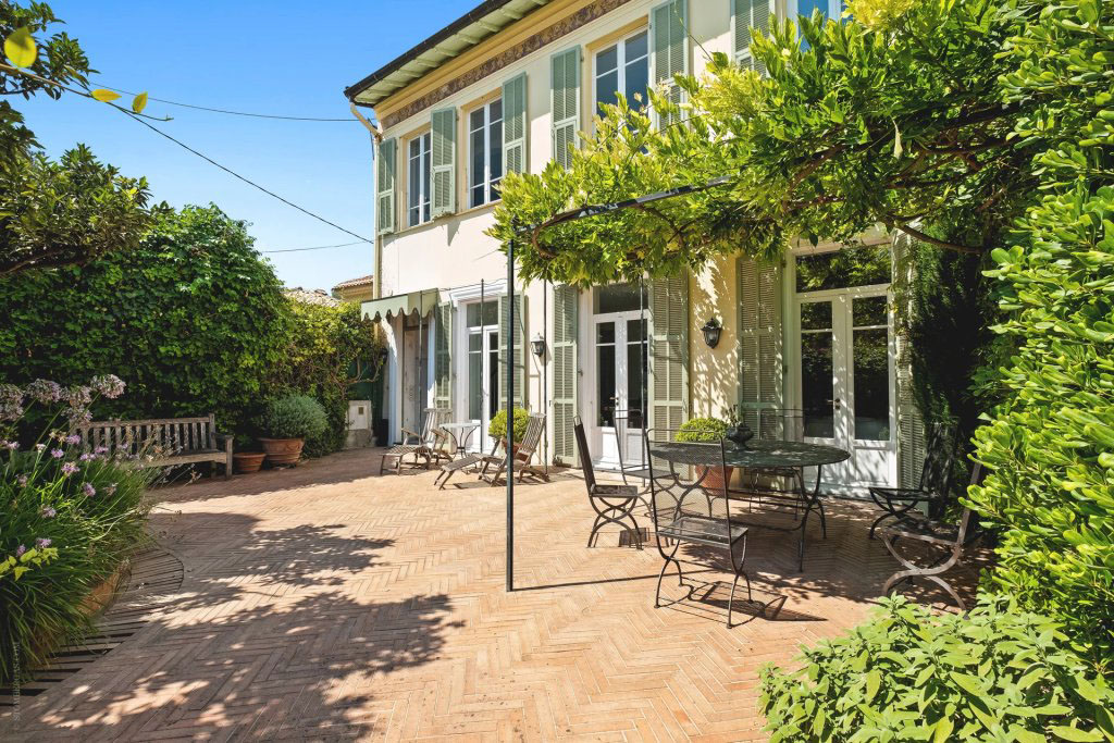 House in Saint-Jean-Cap-Ferrat, France, 120.23 m² - picture 1