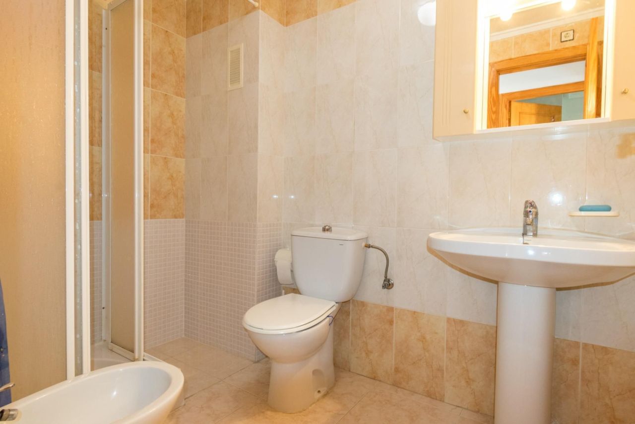 Flat in Torrevieja, Spain, 59 m² - picture 12