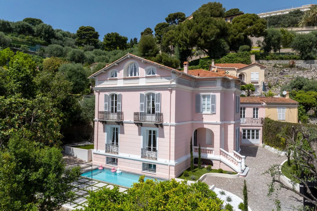 Villa in Beaulieu-sur-Mer, France, 430 m² - picture 1