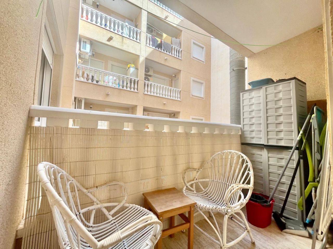 Appartement à Torrevieja, Espagne, 61 m² - image 2