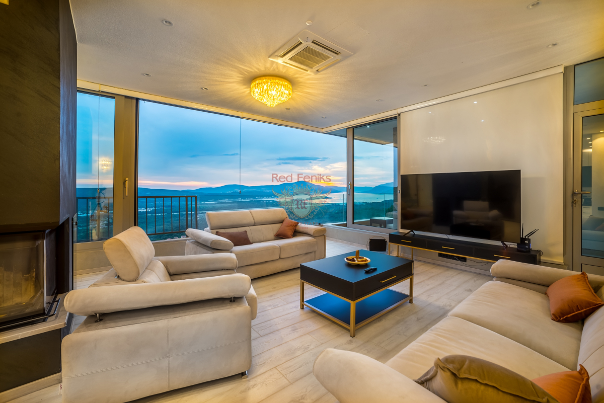Haus in Tivat, Montenegro, 255 m² - Foto 1