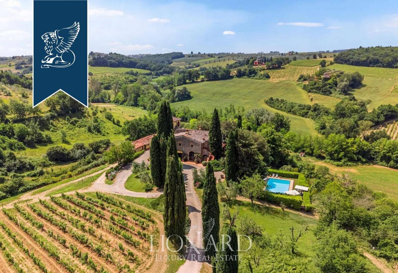 Villa à Florence, Italie, 1 112 m² - image 1