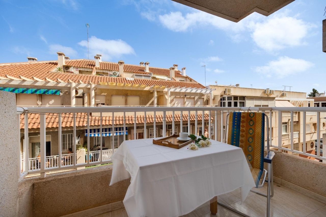 Appartement à Torrevieja, Espagne, 52 m² - image 1