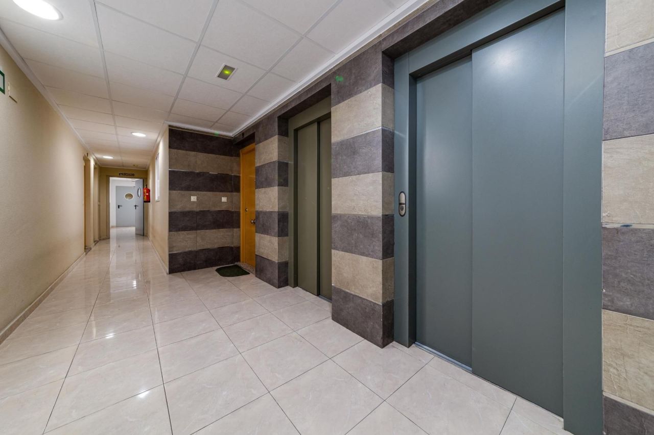 Flat in Torrevieja, Spain, 64 m² - picture 15