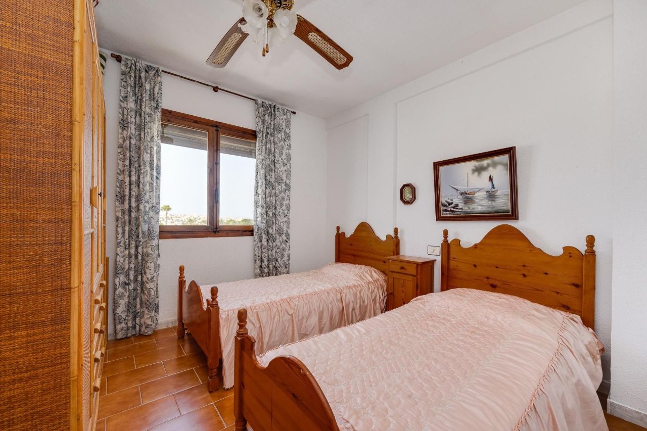 Penthouse in Torrevieja, Spain, 79 m² - picture 12