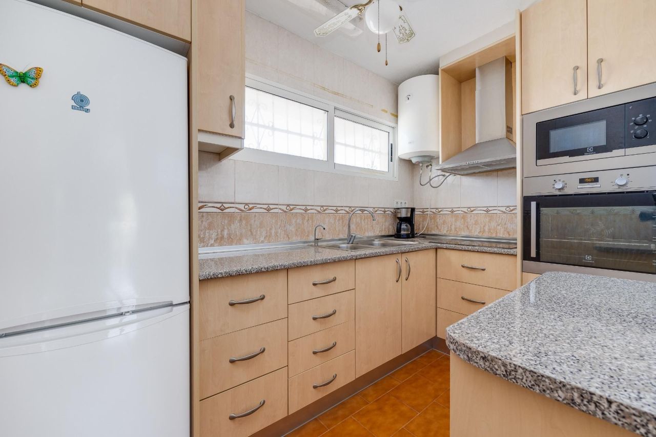 Penthouse in Torrevieja, Spain, 79 m² - picture 6