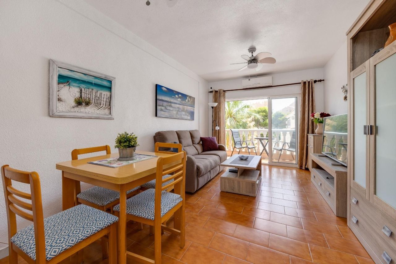 Penthouse in Torrevieja, Spain, 79 m² - picture 4