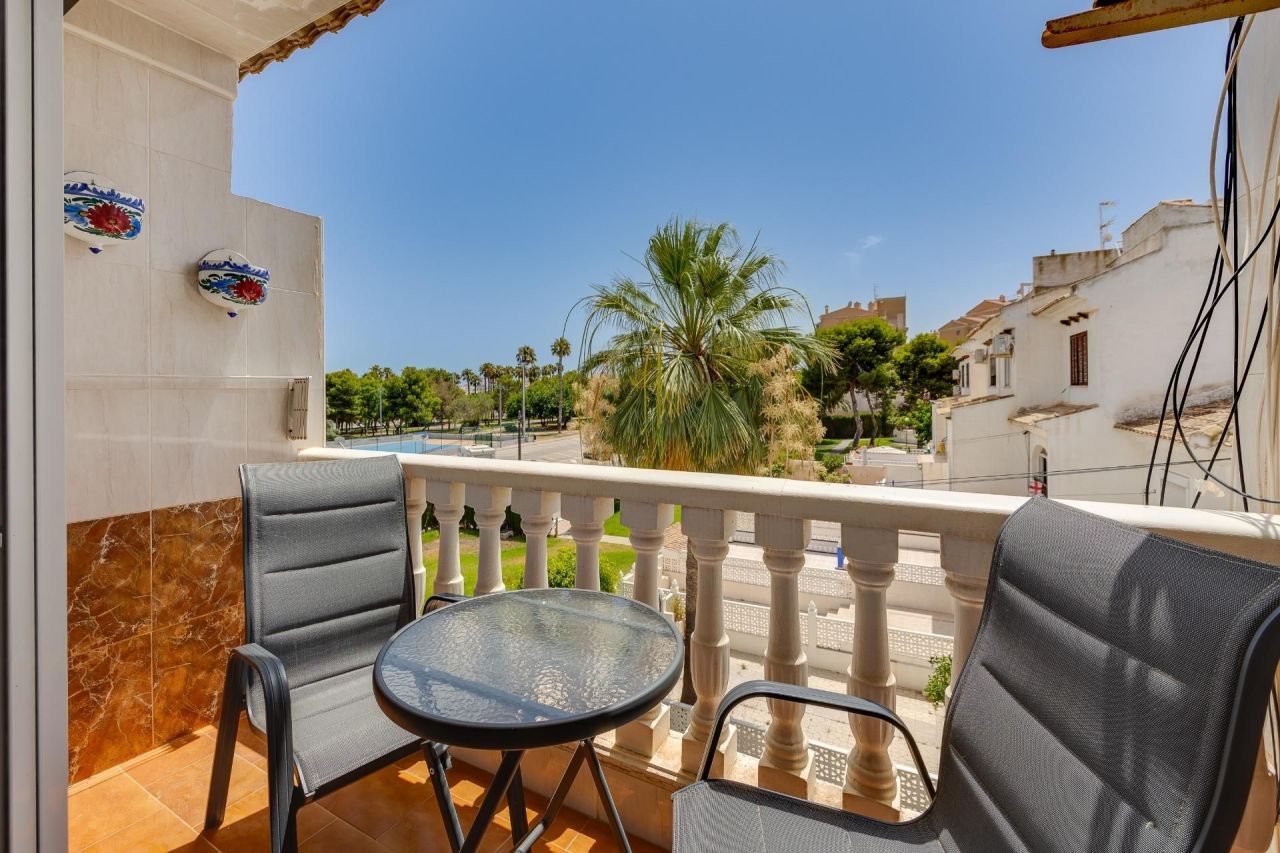 Penthouse in Torrevieja, Spain, 79 m² - picture 3