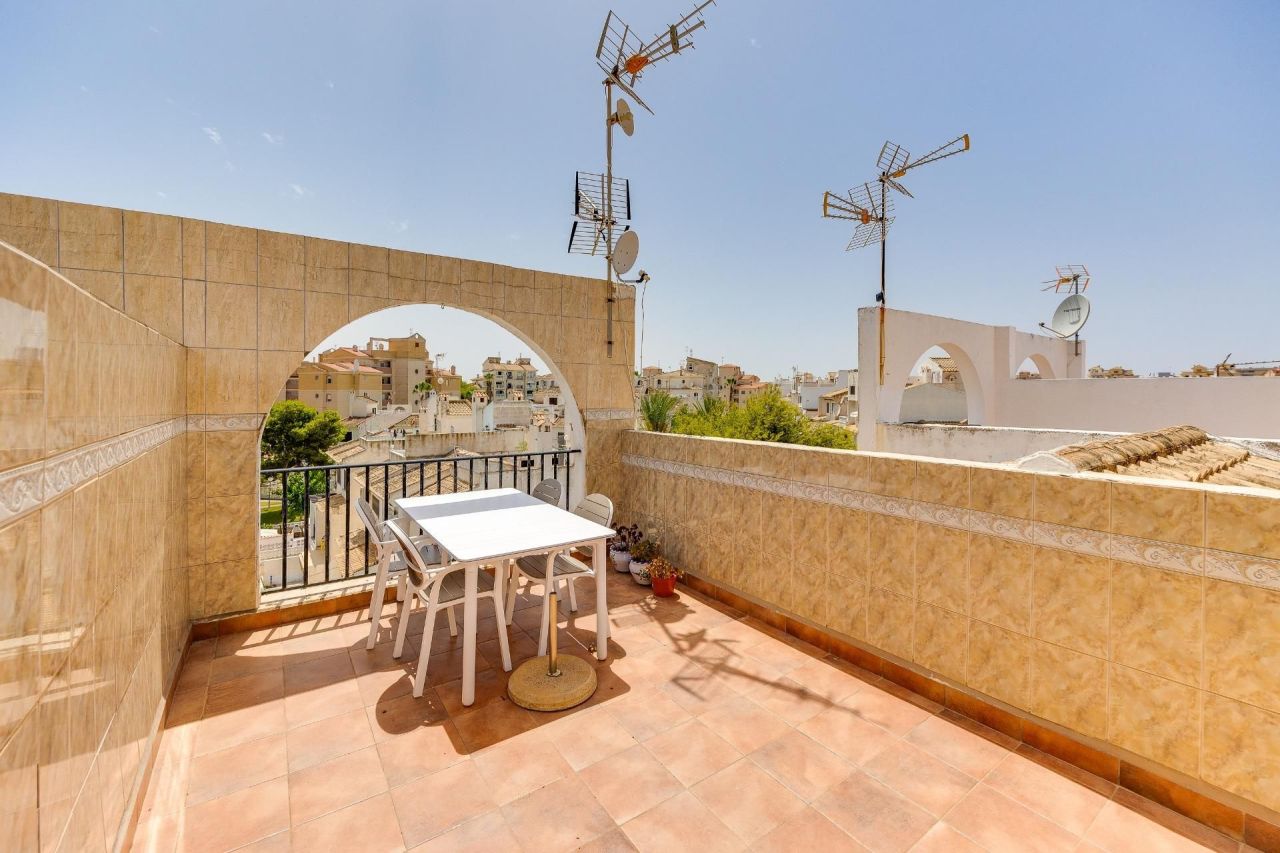 Penthouse in Torrevieja, Spain, 79 m² - picture 2
