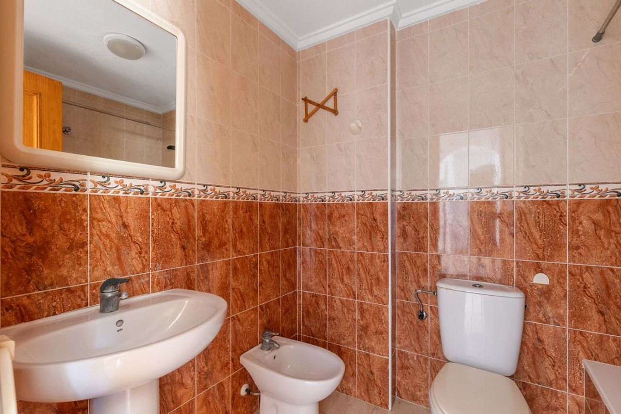 Flat in Torrevieja, Spain, 58 m² - picture 14