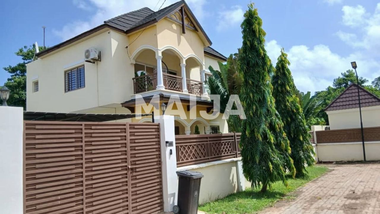 Casa Bakote, Gambia, 134 m² - imagen 1