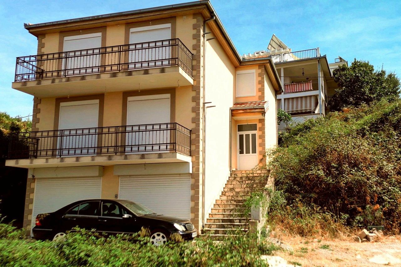 House in Utjeha, Montenegro, 226 m² - picture 1