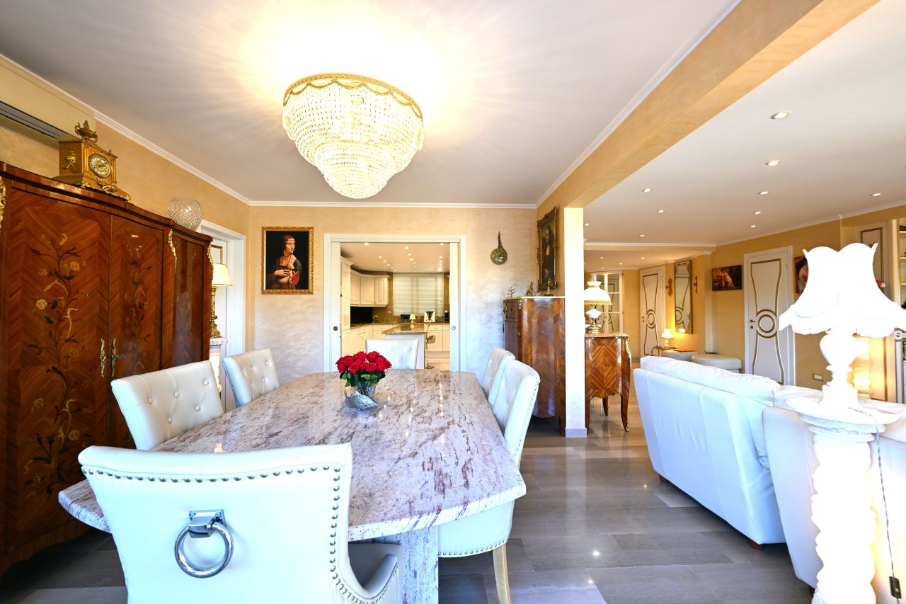 Flat in Beaulieu-sur-Mer, France, 158 m² - picture 4