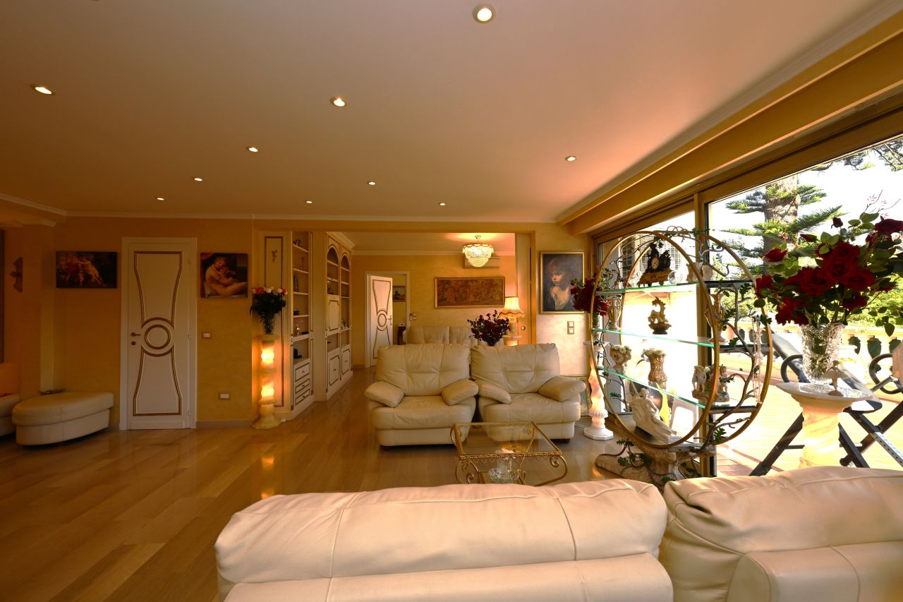 Flat in Beaulieu-sur-Mer, France, 158 m² - picture 5