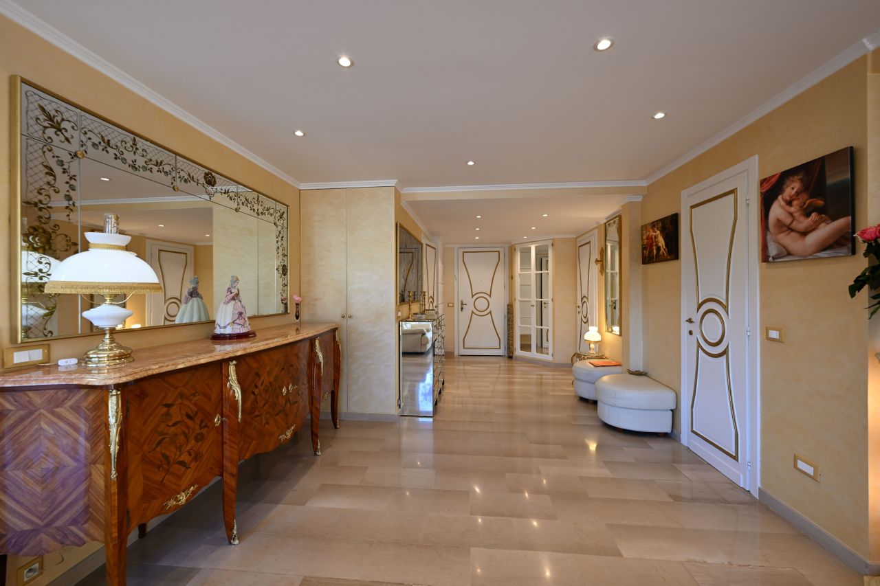 Flat in Beaulieu-sur-Mer, France, 158 m² - picture 9