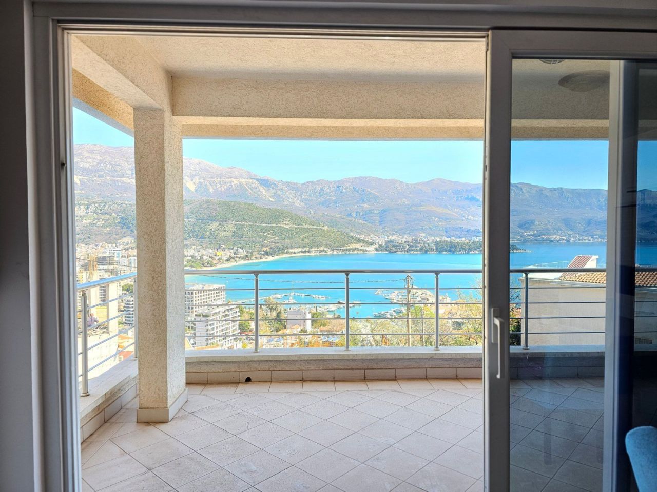 Apartment in Budva, Montenegro, 69 m² - Foto 1