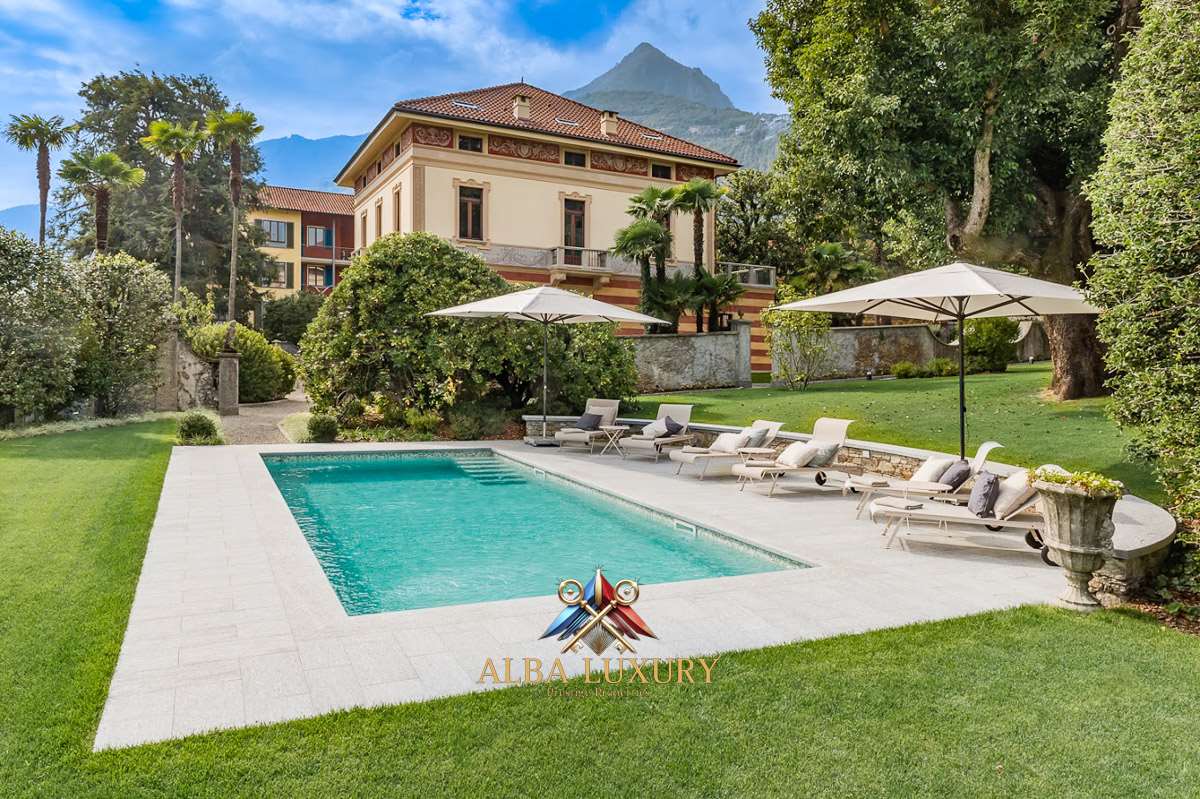Villa in Cannero Riviera, Italy, 661 m² - picture 1
