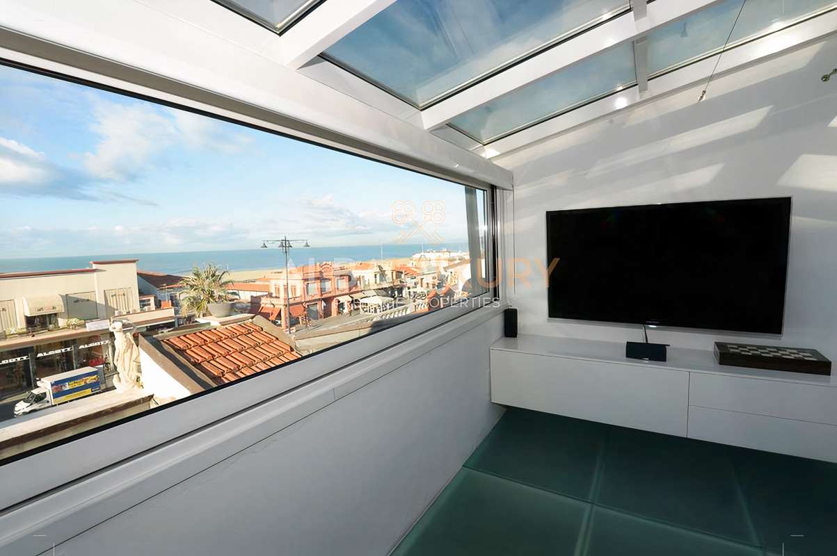 Villa in Viareggio, Italien, 300 m² - Foto 1