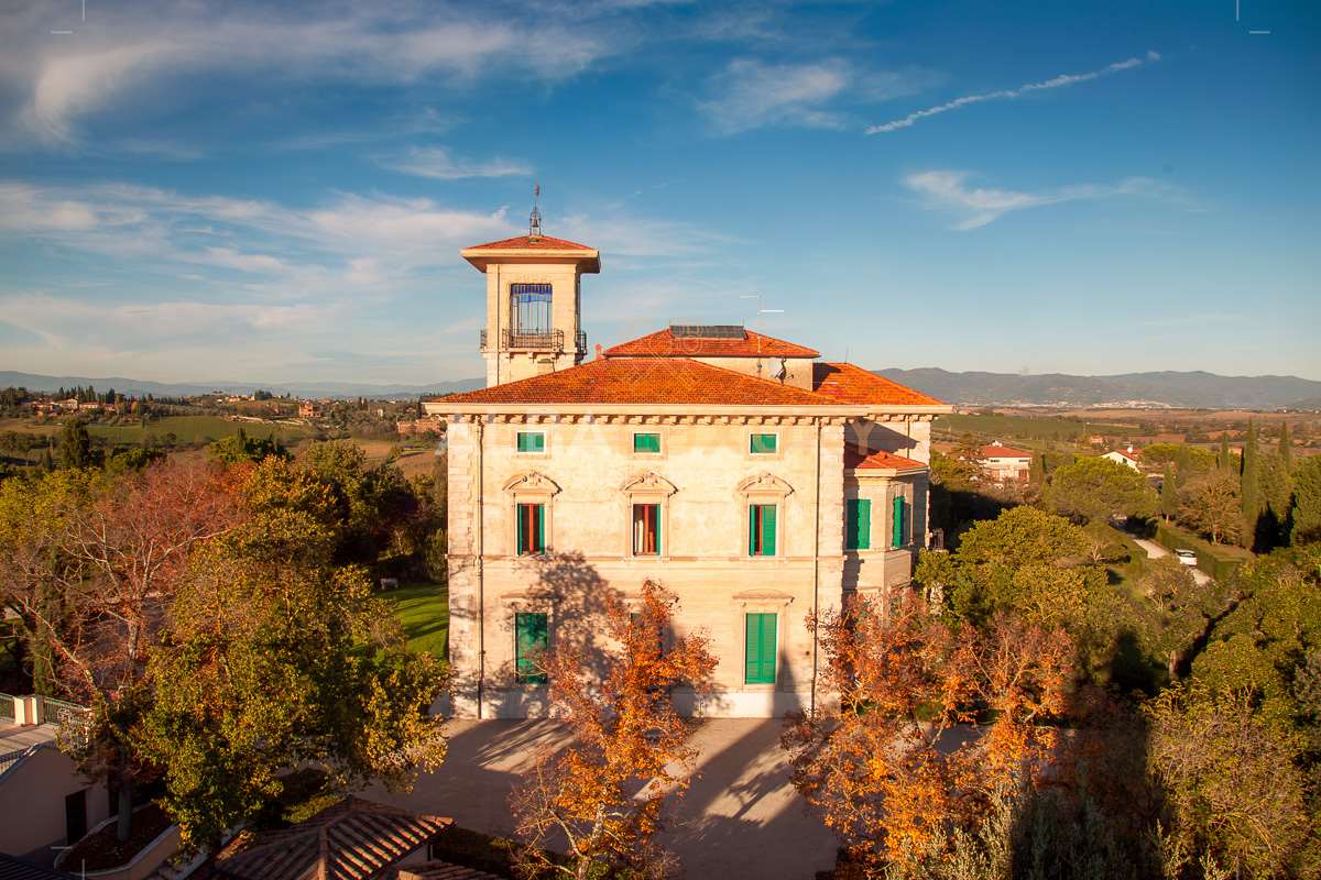 Villa in Foiano della Chiana, Italy, 1 200 m² - picture 5