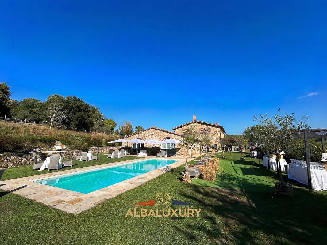 Villa in Foiano della Chiana, Italy, 1 200 m² - picture 6