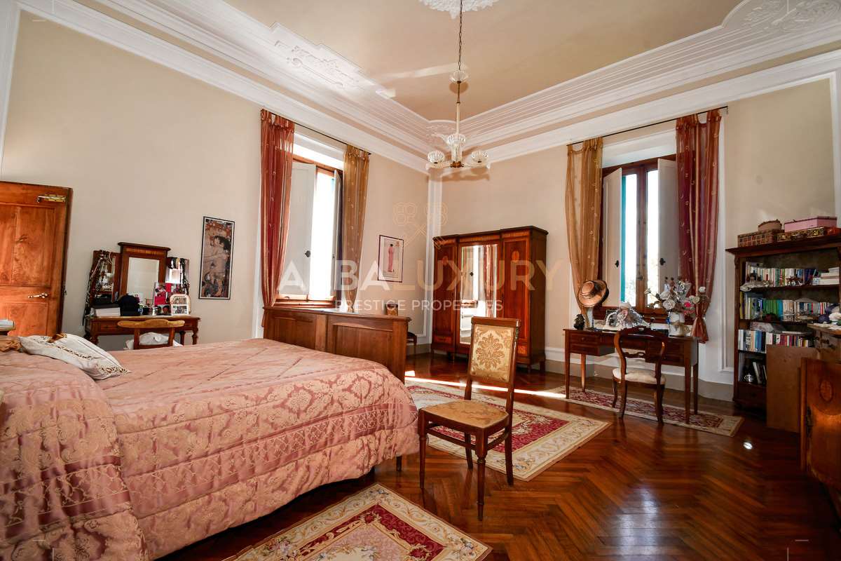 Villa in Foiano della Chiana, Italy, 1 200 m² - picture 18