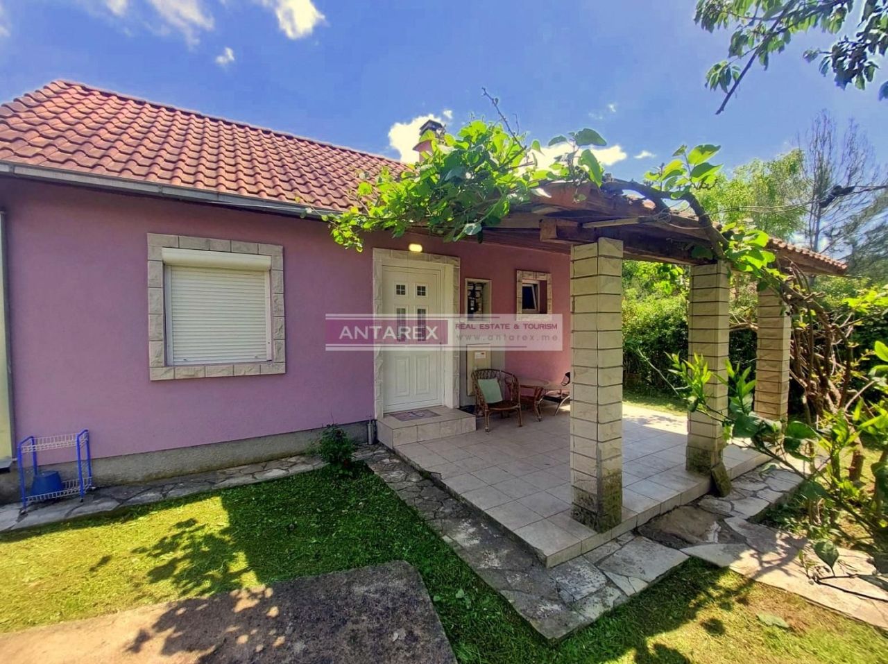Villa en Zelenika, Montenegro, 64 m² - imagen 1