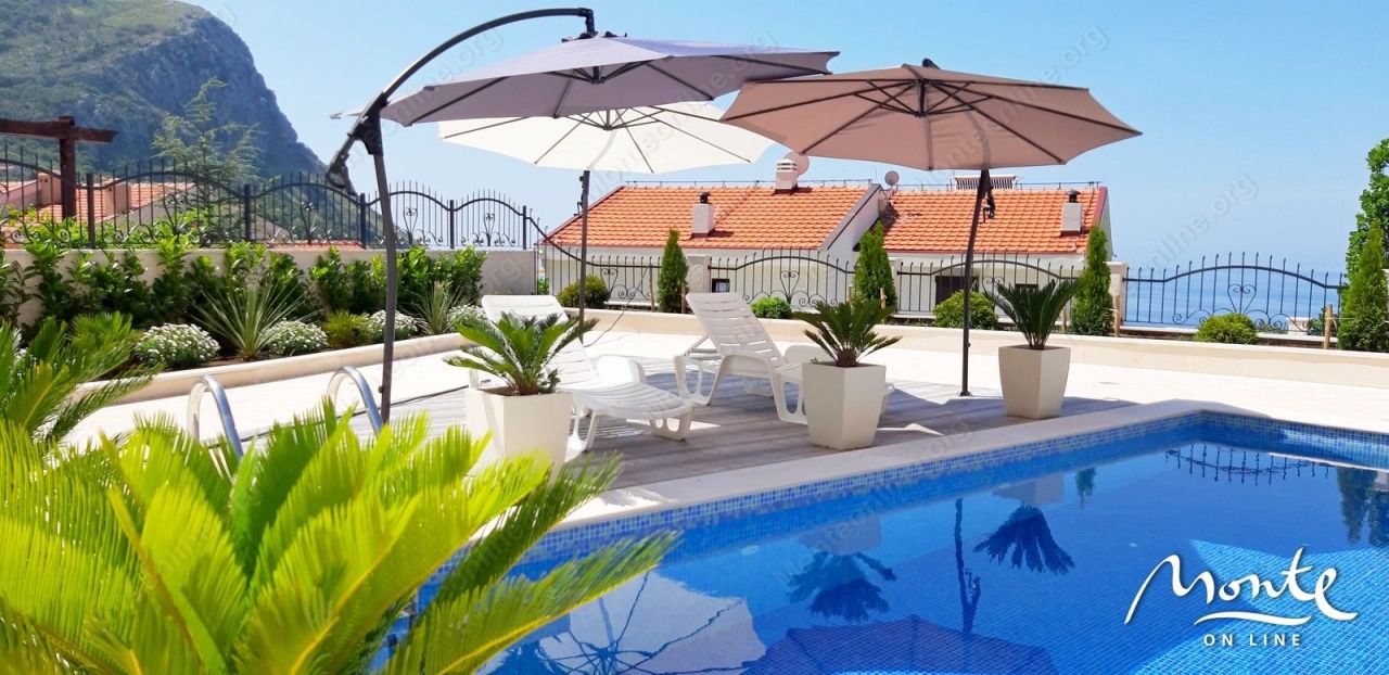 Villa en Sveti Stefan, Montenegro, 354 m² - imagen 1
