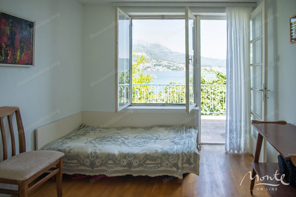 Villa in Njivice, Montenegro, 120 m² - picture 4