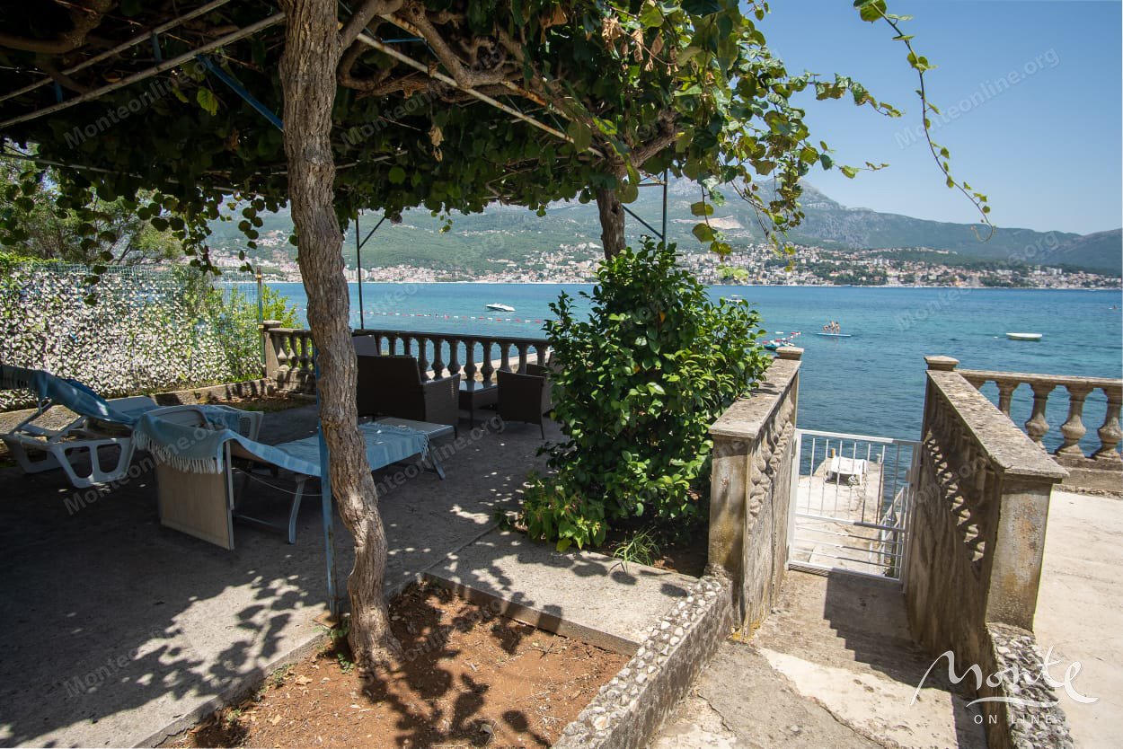 Villa in Njivice, Montenegro, 120 m² - picture 19