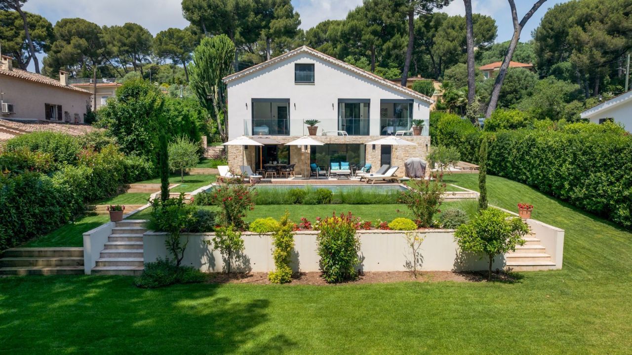 Villa in Antibes, Frankreich, 220 m² - Foto 1