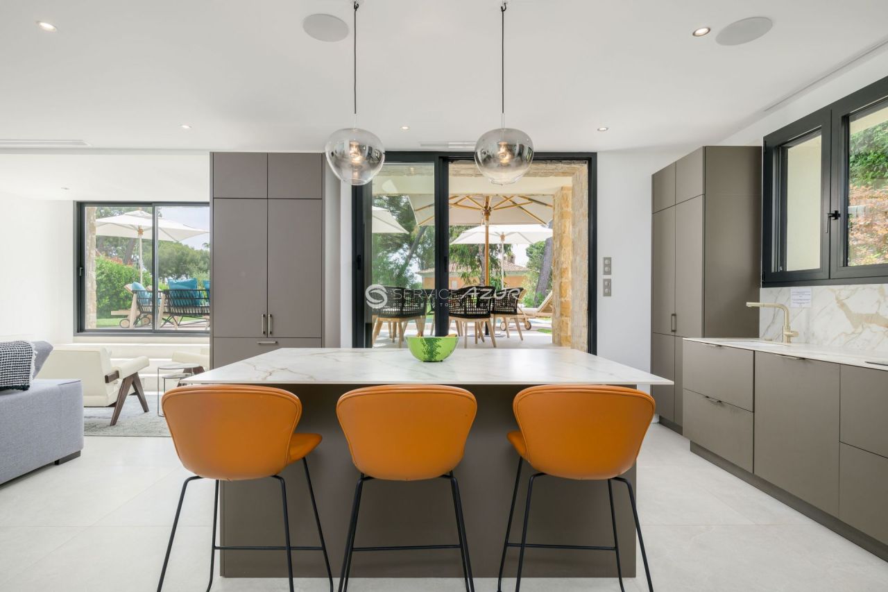 Villa à Antibes, France, 220 m² - image 12