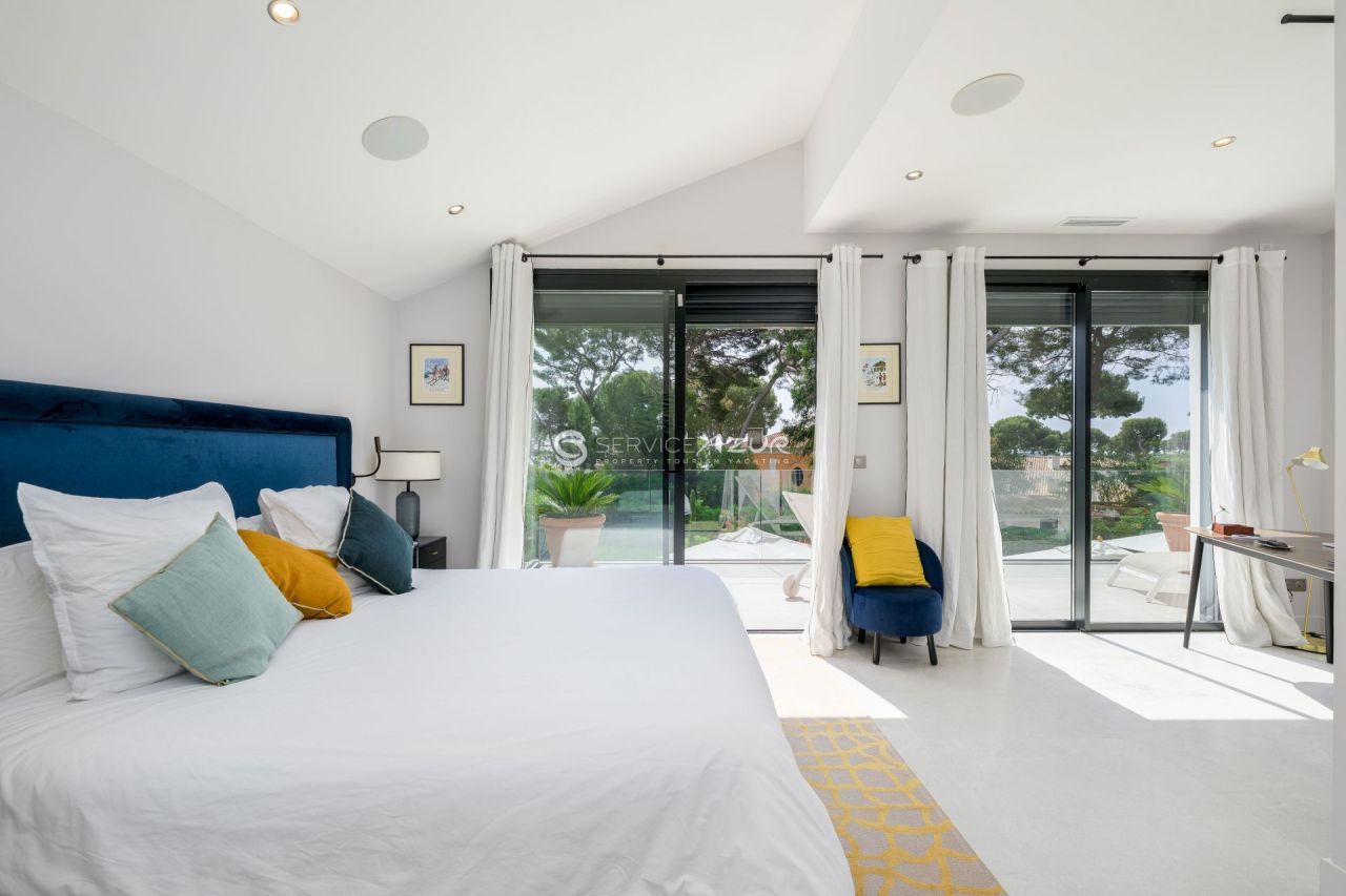 Villa à Antibes, France, 220 m² - image 16