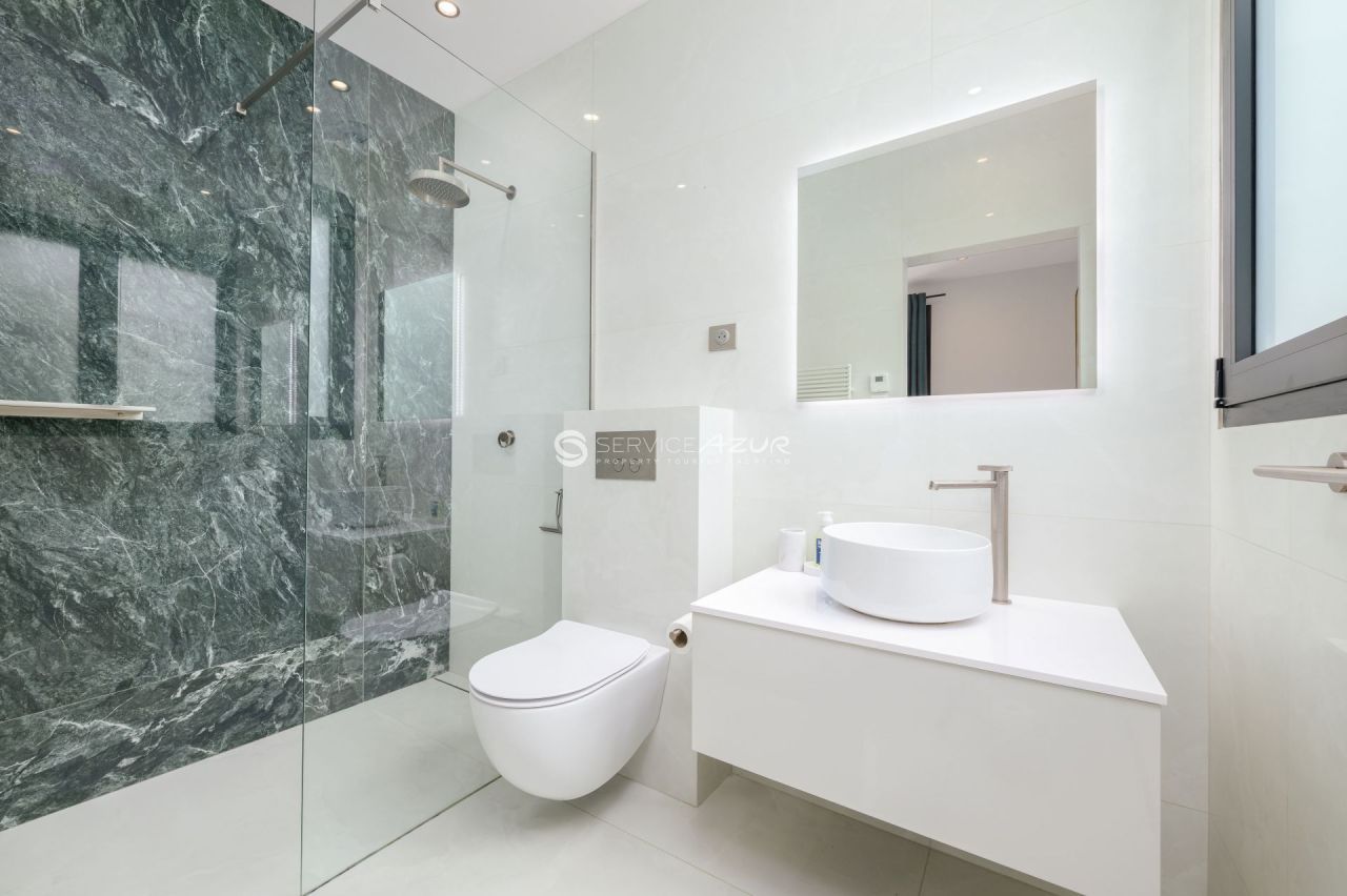 Villa à Antibes, France, 220 m² - image 18