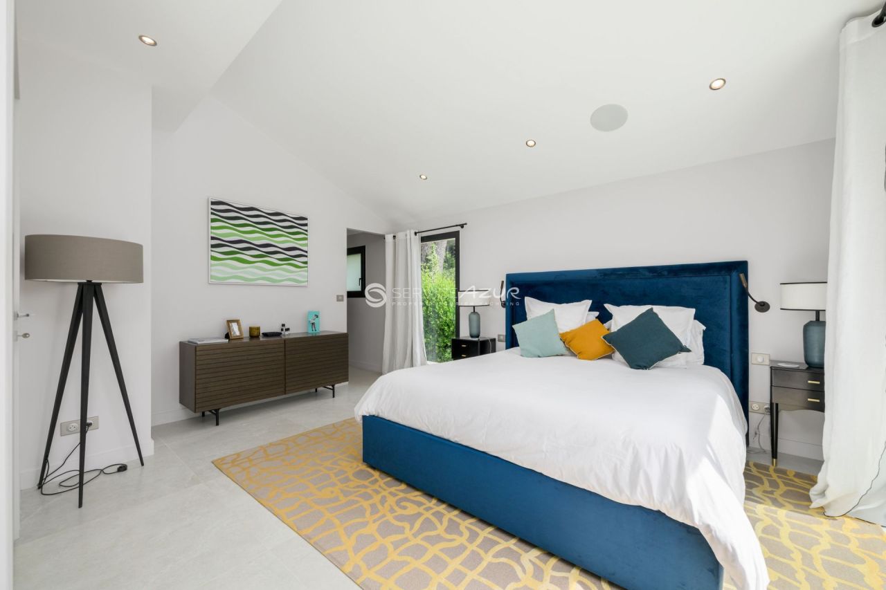 Villa à Antibes, France, 220 m² - image 19