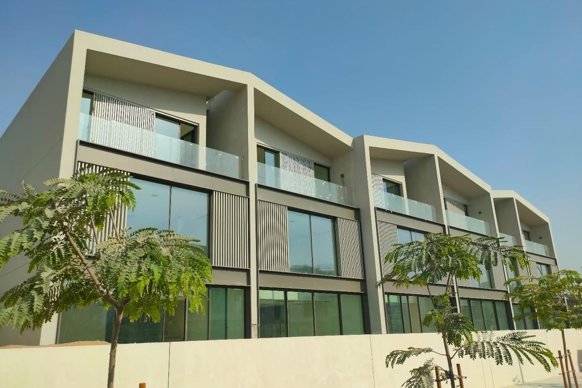 Casa adosada en Dubái, EAU, 459 m² - imagen 1