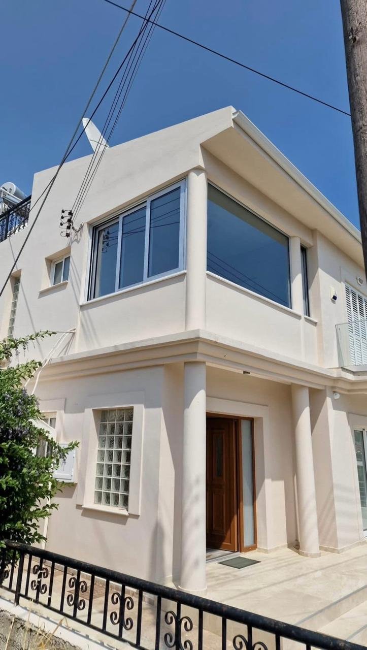 House in Agios Athanasios, Cyprus - picture 1